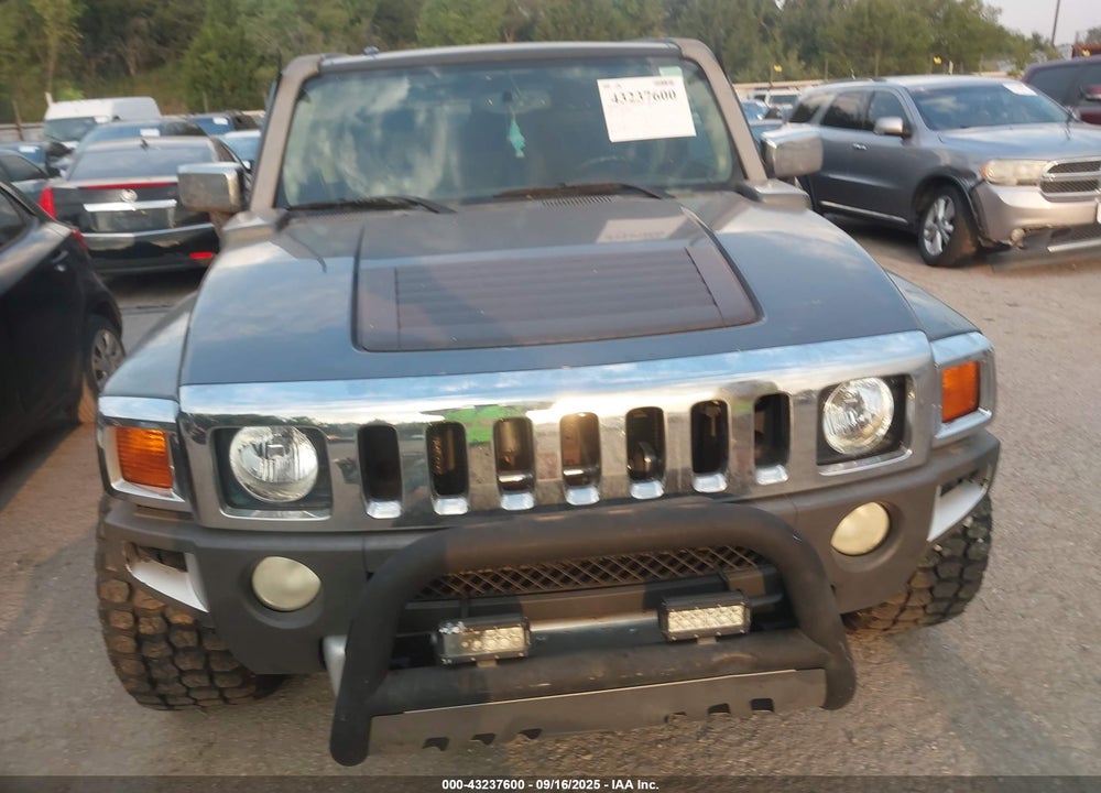 2008 HUMMER H3 SUV VIN: 5GTEN33E888193892