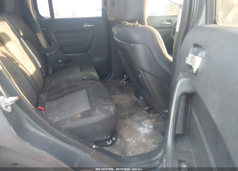 2008 HUMMER H3 SUV VIN: 5GTEN33E888193892