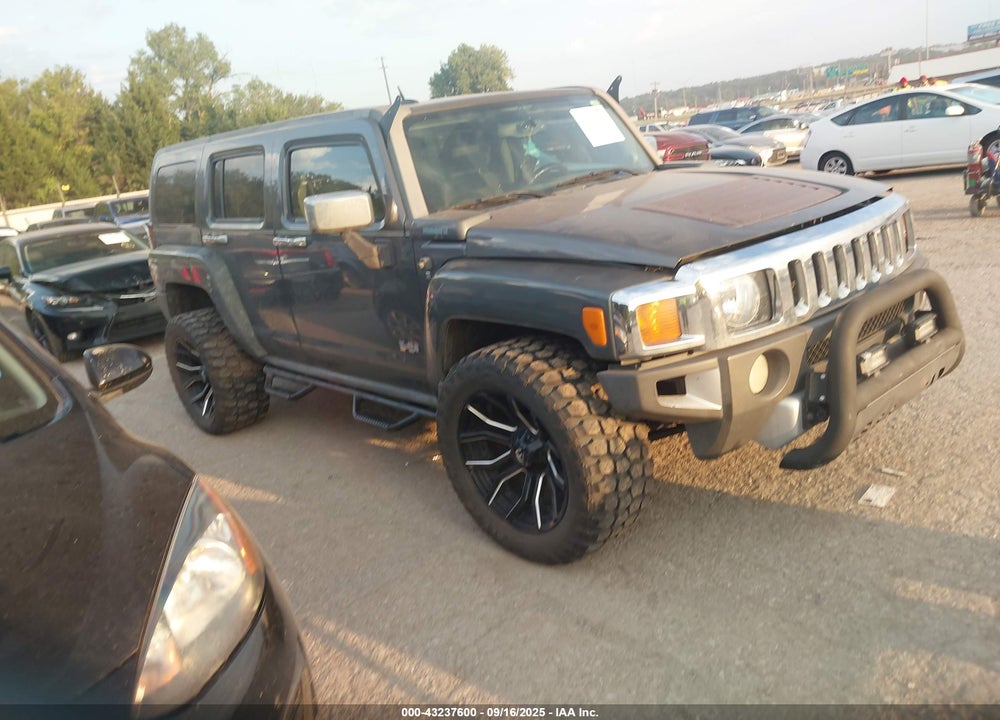 2008 HUMMER H3 SUV VIN: 5GTEN33E888193892