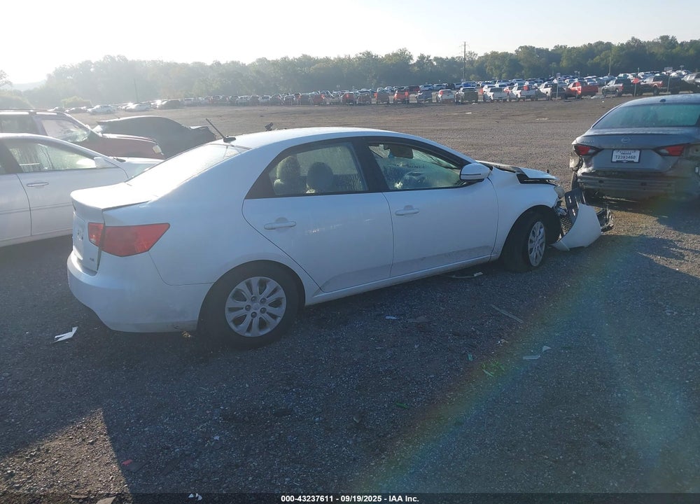 2011 KIA FORTE EX VIN: KNAFU4A2XB5366072