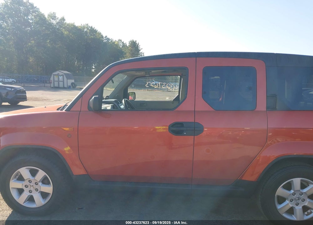 2011 HONDA ELEMENT VIN: 5J6YH2H79BL002012