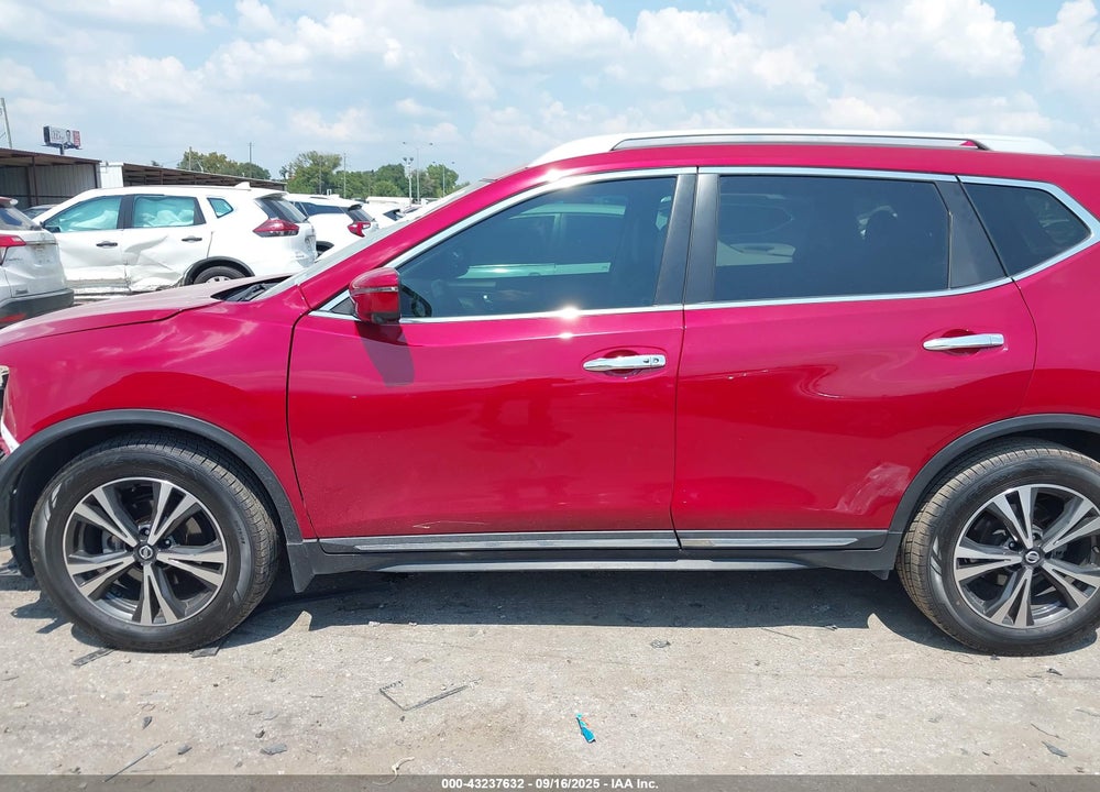 2017 NISSAN ROGUE VIN: 5N1AT2MT3HC820753