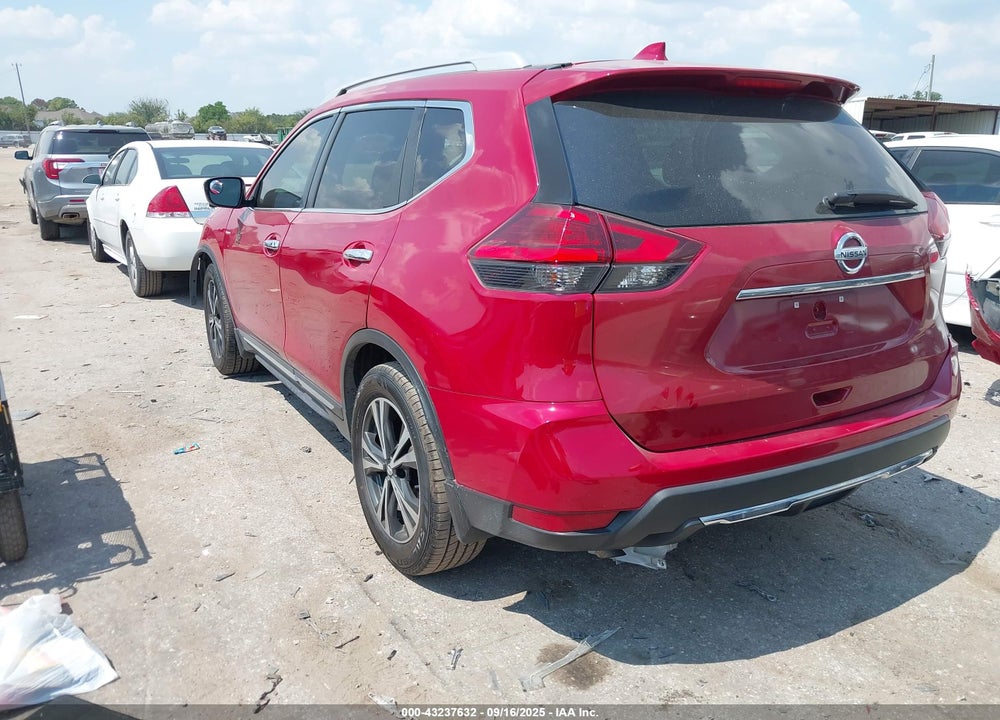 2017 NISSAN ROGUE VIN: 5N1AT2MT3HC820753