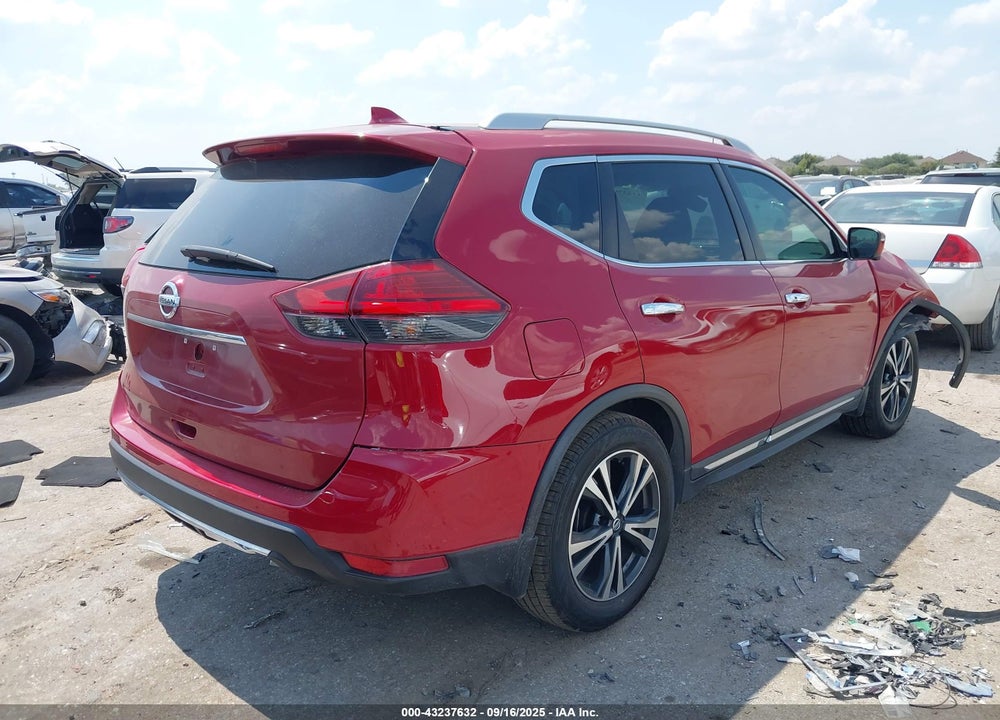 2017 NISSAN ROGUE VIN: 5N1AT2MT3HC820753