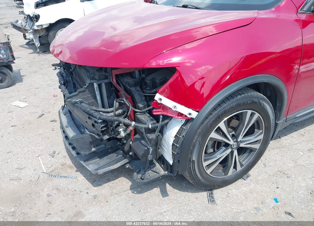 2017 NISSAN ROGUE VIN: 5N1AT2MT3HC820753