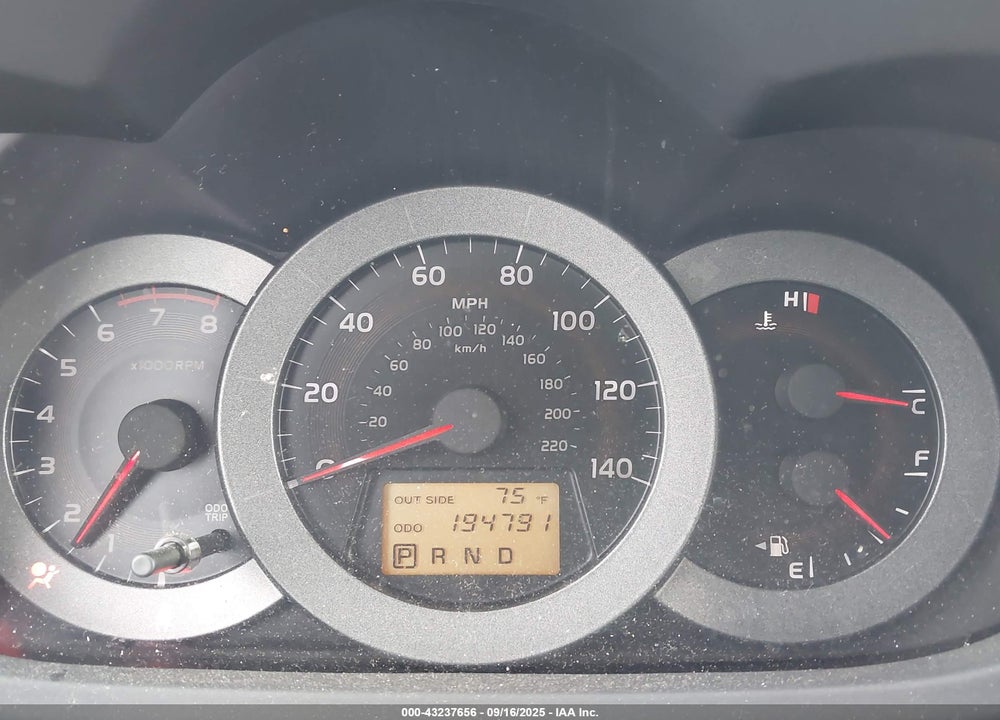 2007 TOYOTA RAV4 VIN: JTMBD35V075105900