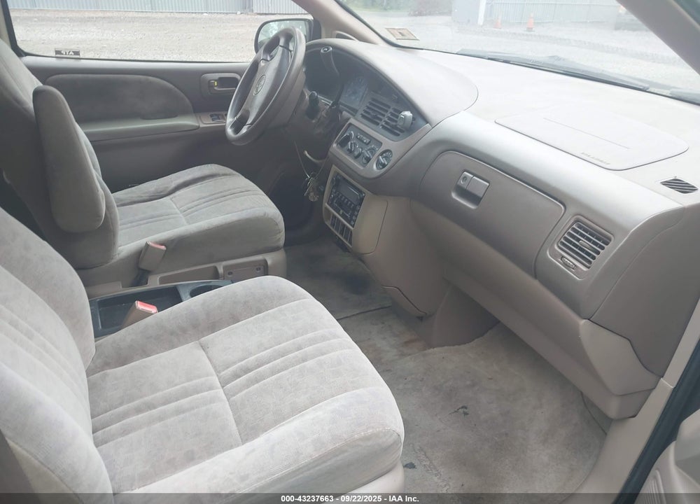 2001 TOYOTA SIENNA LE VIN: 4T3ZF13C81U345260