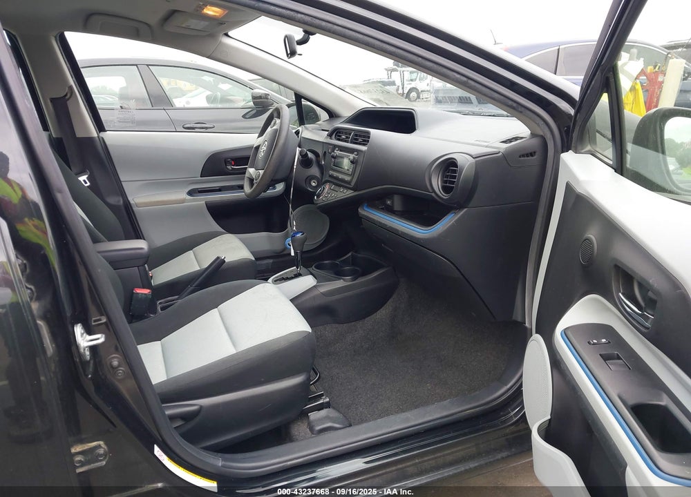 2013 TOYOTA PRIUS C VIN: JTDKDTB30D1535786