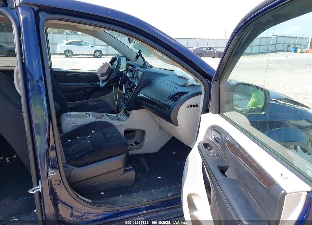 2015 DODGE GRAND CARAVAN VIN: 2C4RDGCG2FR623809