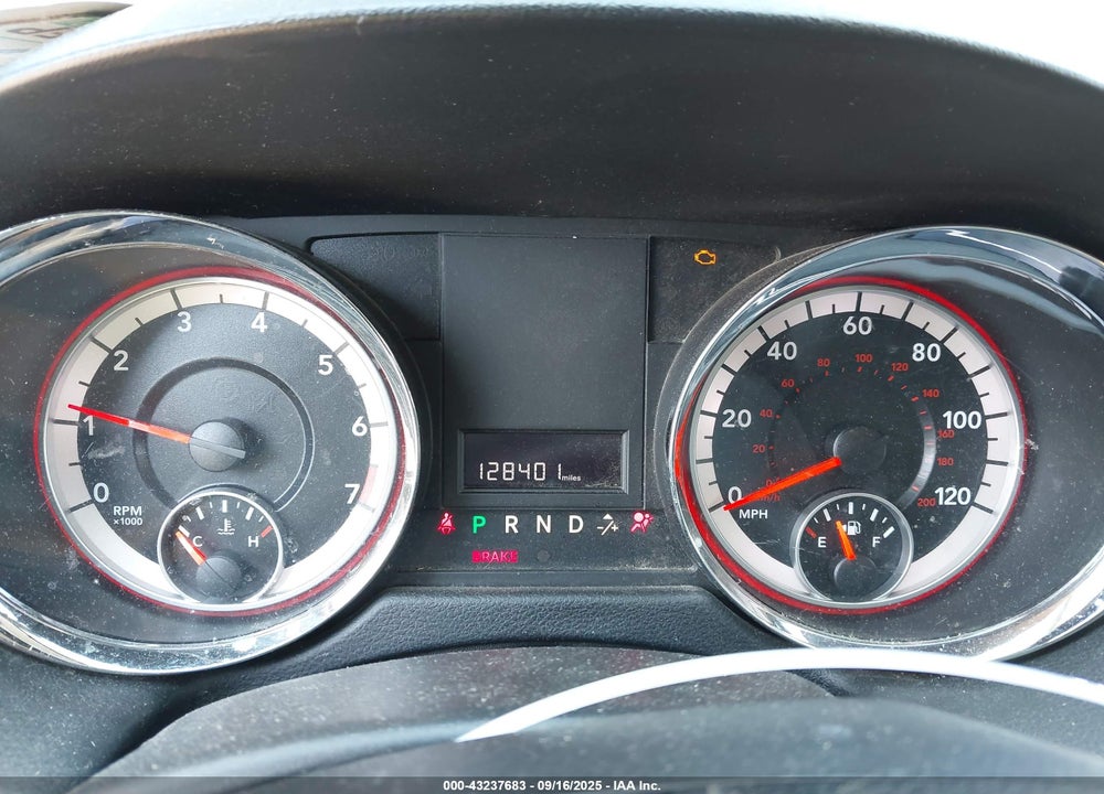 2015 DODGE GRAND CARAVAN VIN: 2C4RDGCG2FR623809