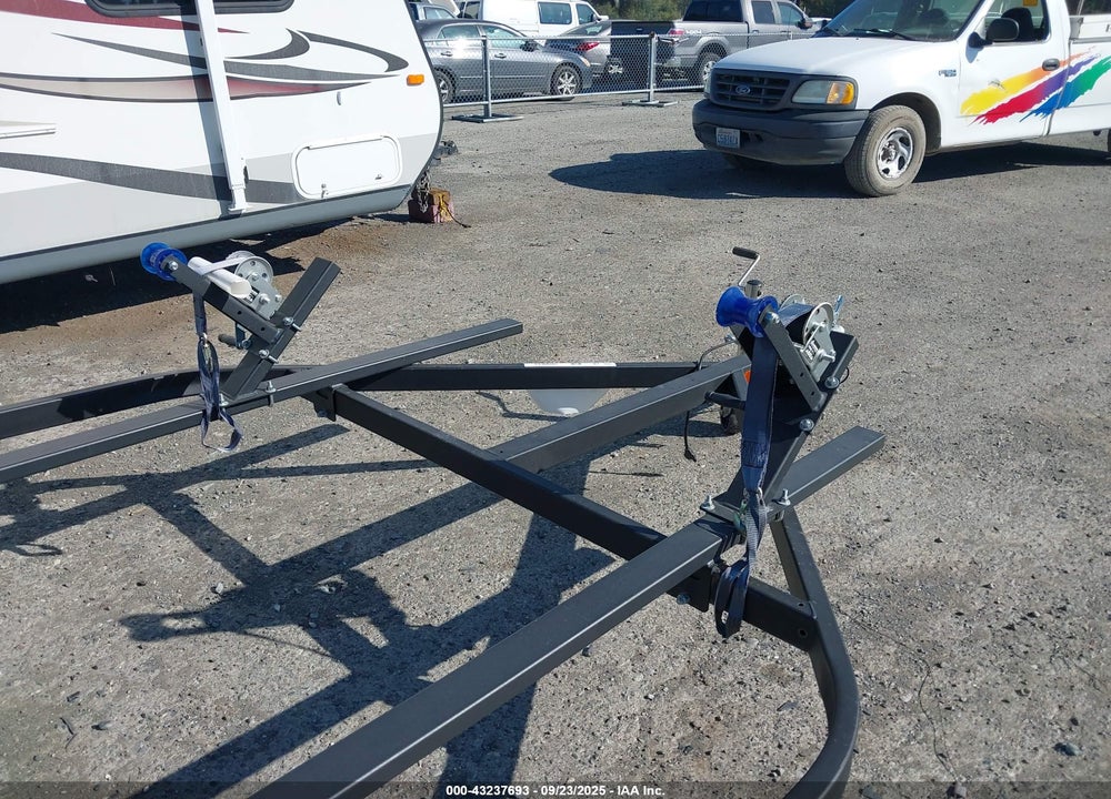 2023 KARAVAN BOAT TRAILER VIN: 5KTWS1519PF000110