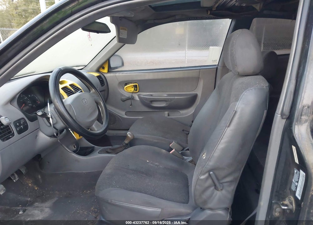 2004 HYUNDAI ACCENT VIN: KMHCF35C94U289597