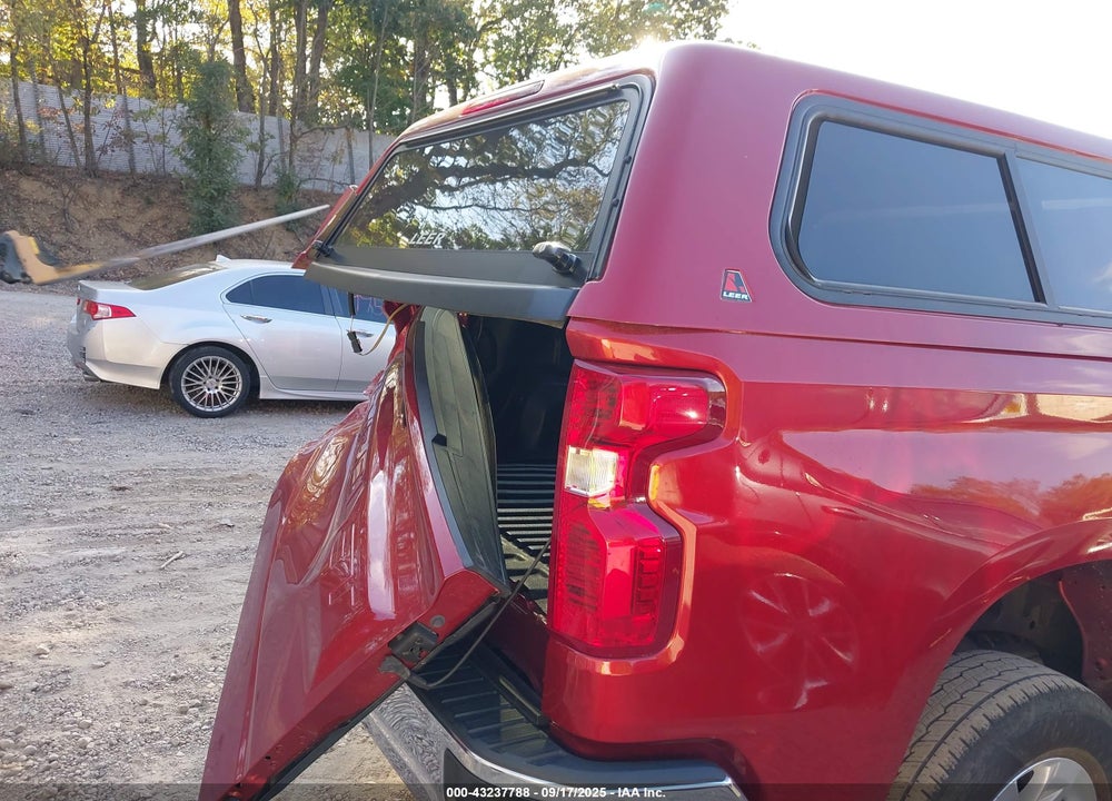 2022 CHEVROLET SILVERADO 1500 VIN: 1GCUYDED1NZ125489