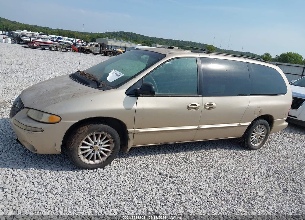 2000 CHRYSLER TOWN & COUNTRY LX VIN: 1C4GP44GXYB621903