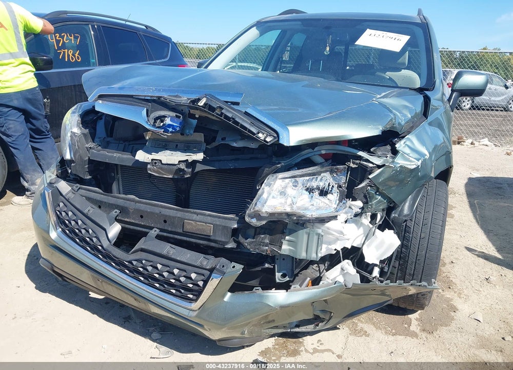 2015 SUBARU FORESTER VIN: JF2SJADC4FH564200