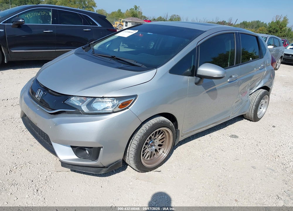 2015 HONDA FIT VIN: 3HGGK5H82FM702666