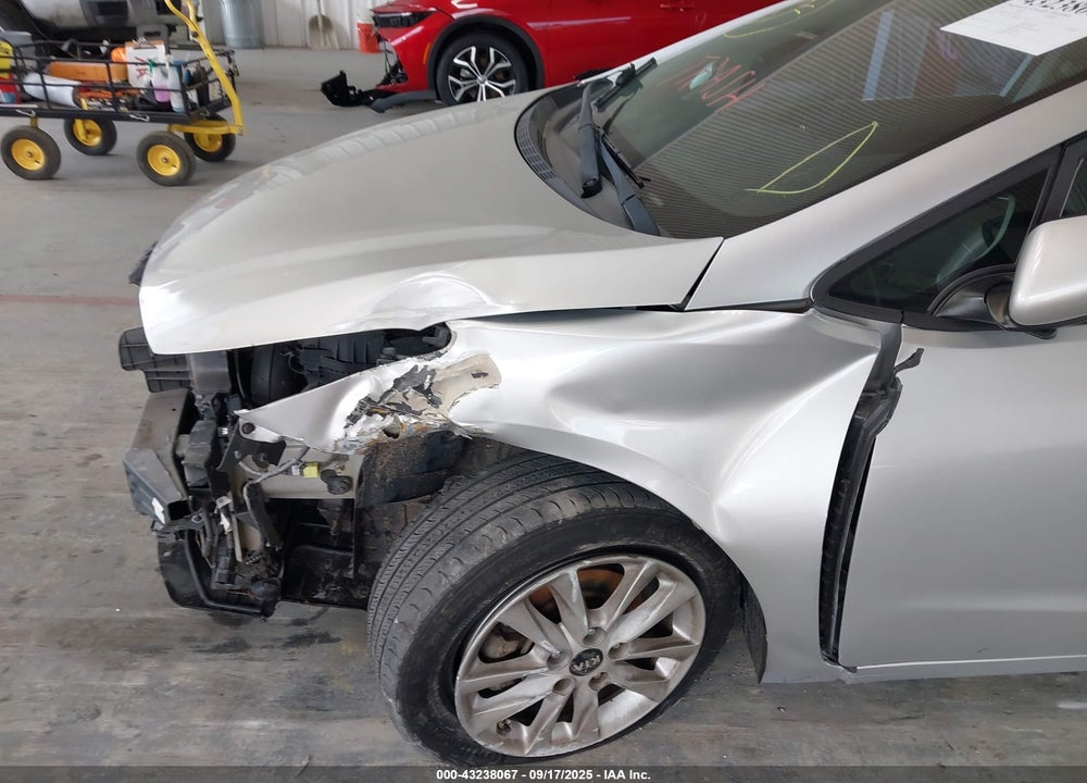 2017 KIA FORTE VIN: 3KPFL4A7XHE014236