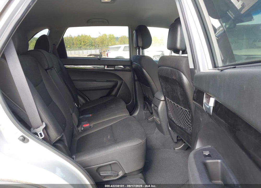 2014 KIA SORENTO VIN: 5XYKT3A6XEG437168