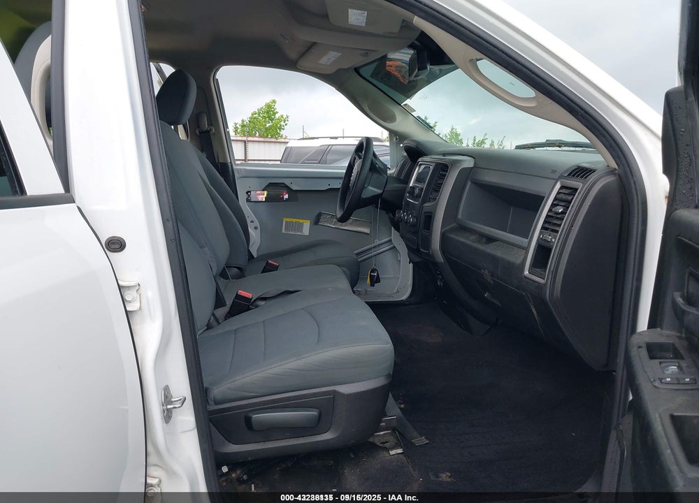 2019 RAM 1500 CLASSIC TRADESMAN 4X4 6'4 BOX VIN: 1C6RR7FTXKS710996