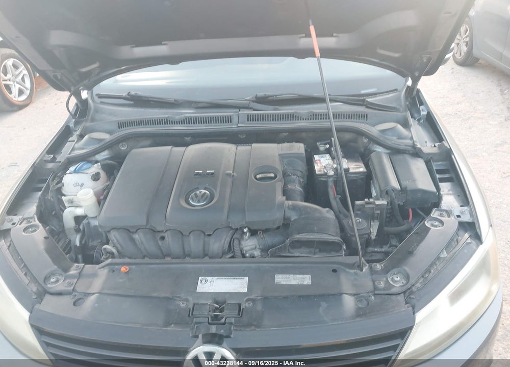 2012 VOLKSWAGEN JETTA VIN: 3VWBP7AJ7CM106335