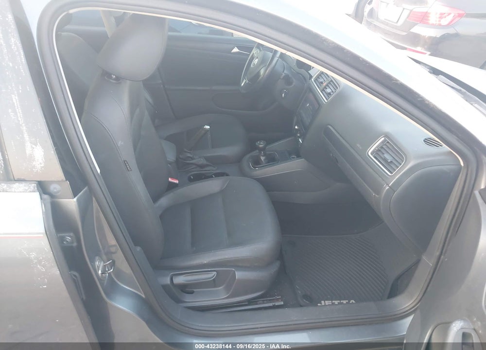 2012 VOLKSWAGEN JETTA VIN: 3VWBP7AJ7CM106335