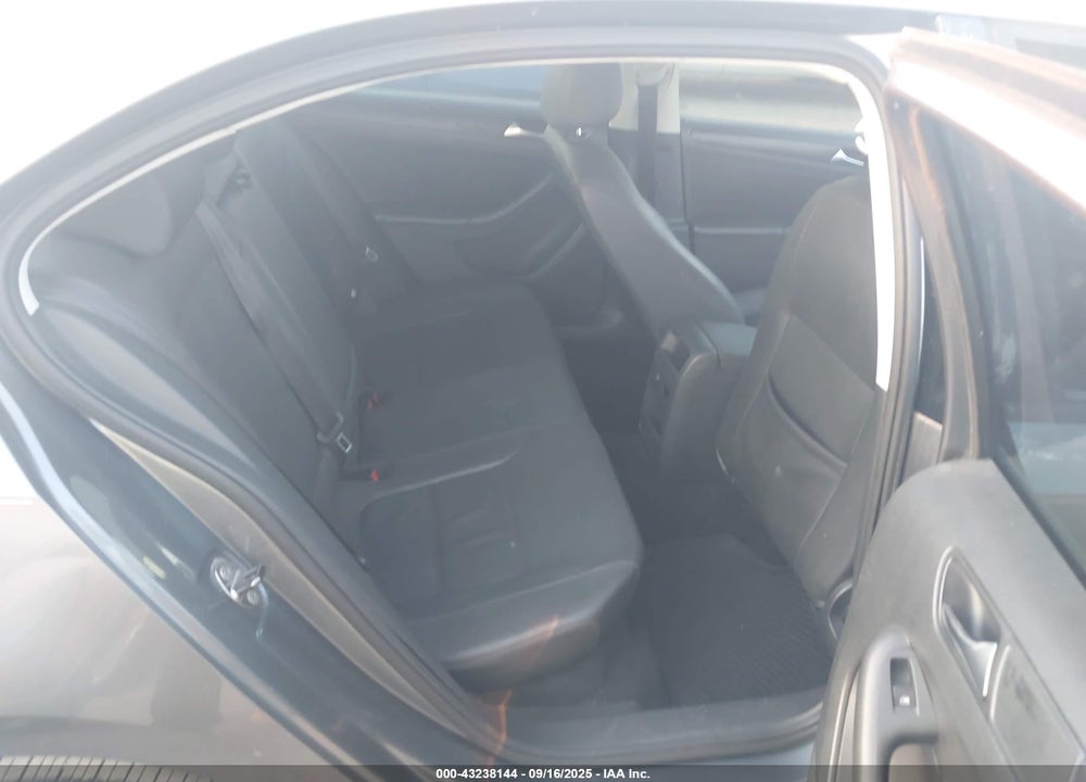 2012 VOLKSWAGEN JETTA VIN: 3VWBP7AJ7CM106335
