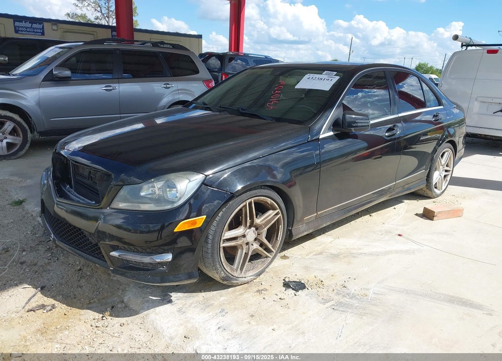 2013 MERCEDES-BENZ C 250 SPORT VIN: WDDGF4HB4DR264775