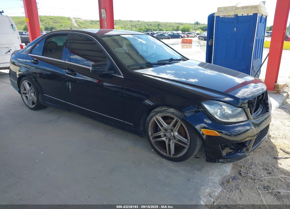 2013 MERCEDES-BENZ C 250 SPORT VIN: WDDGF4HB4DR264775