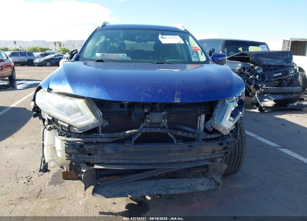 2018 NISSAN ROGUE VIN: 5N1AT2MV8JC711180
