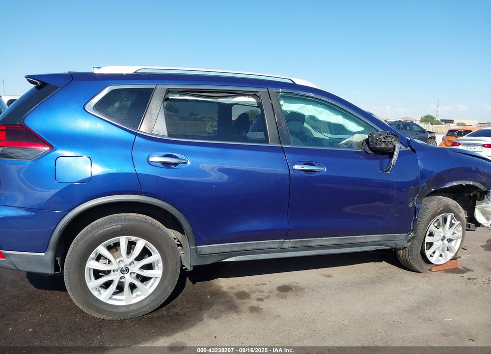 2018 NISSAN ROGUE VIN: 5N1AT2MV8JC711180
