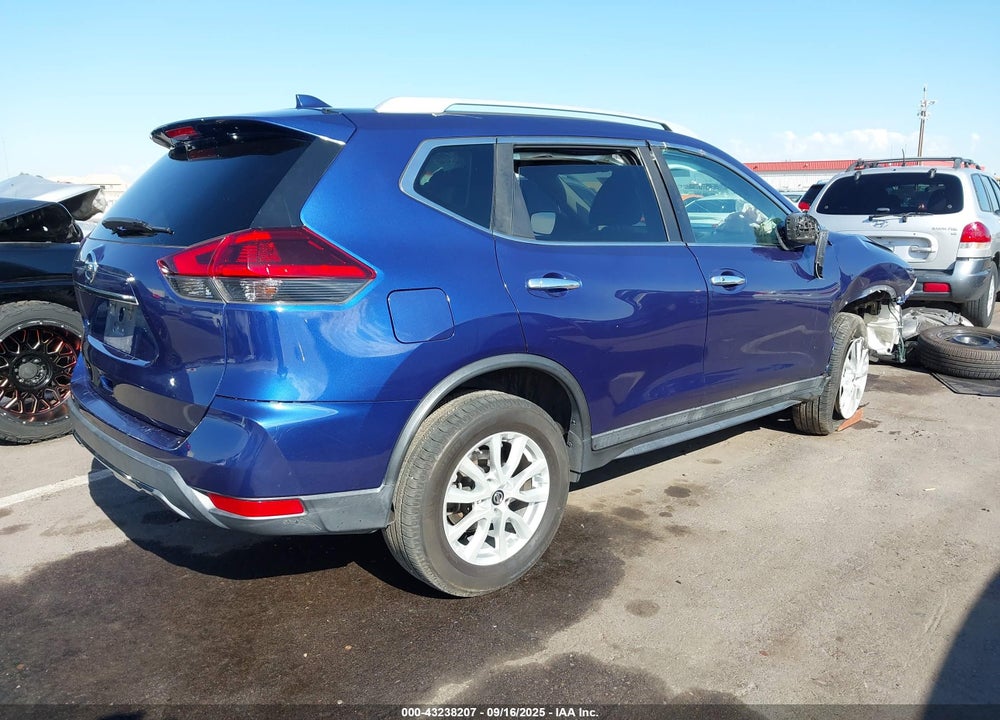 2018 NISSAN ROGUE VIN: 5N1AT2MV8JC711180