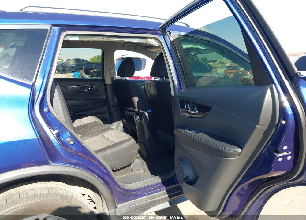 2018 NISSAN ROGUE VIN: 5N1AT2MV8JC711180