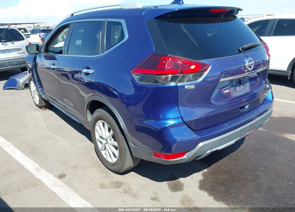 2018 NISSAN ROGUE VIN: 5N1AT2MV8JC711180