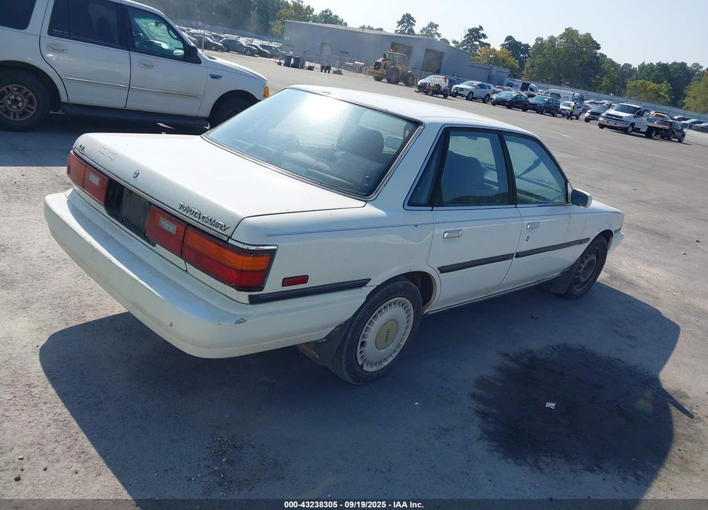 1989 TOYOTA CAMRY LE VIN: JT2VV22E2K0086760