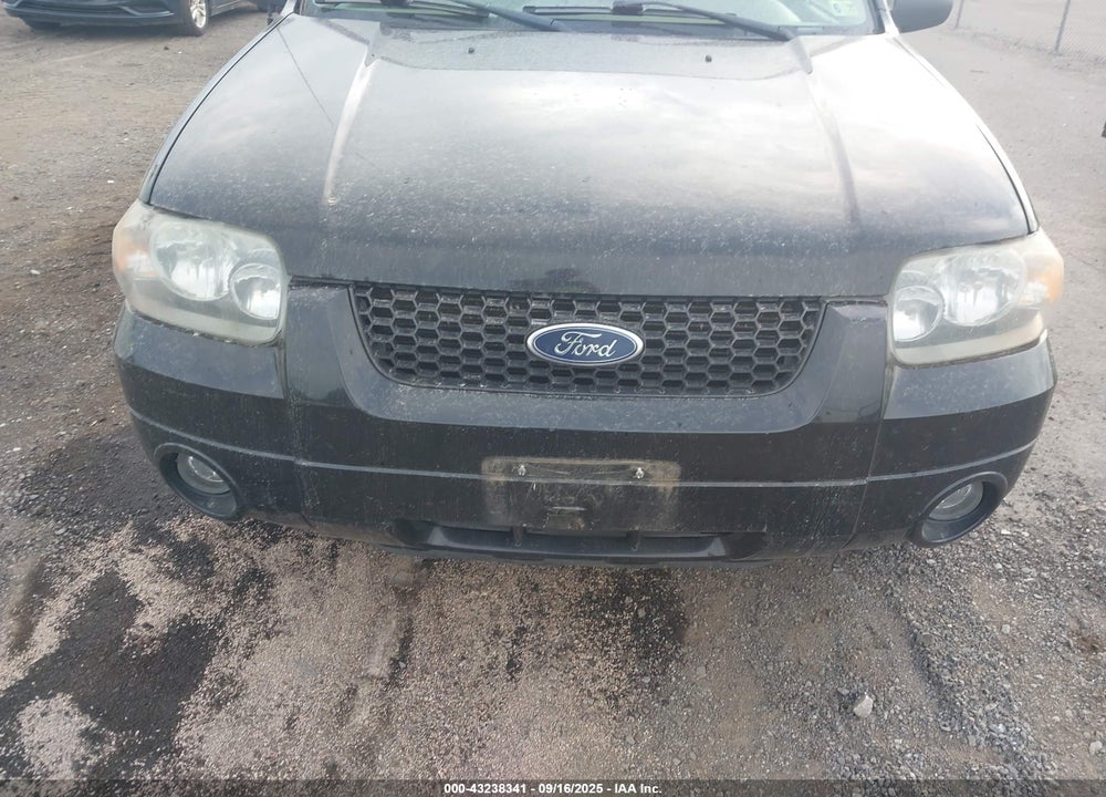 2005 FORD ESCAPE LIMITED VIN: 1FMCU94135KD13222