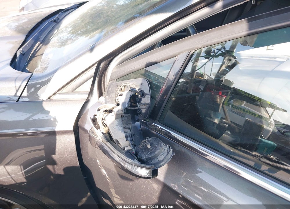 2016 FORD FUSION VIN: 3FA6P0T99GR124025