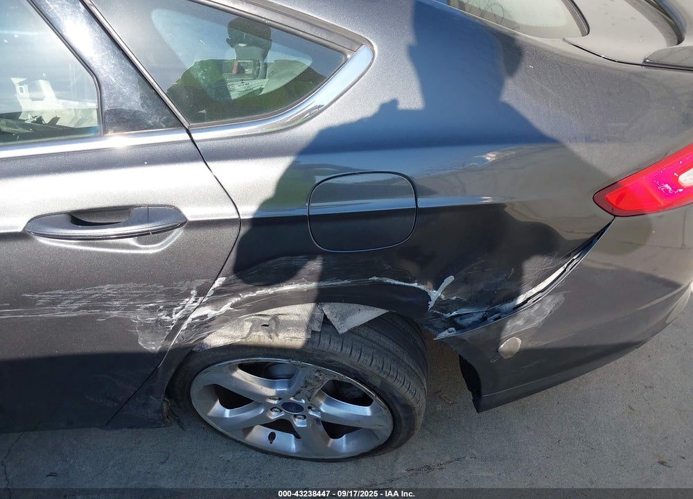 2016 FORD FUSION VIN: 3FA6P0T99GR124025