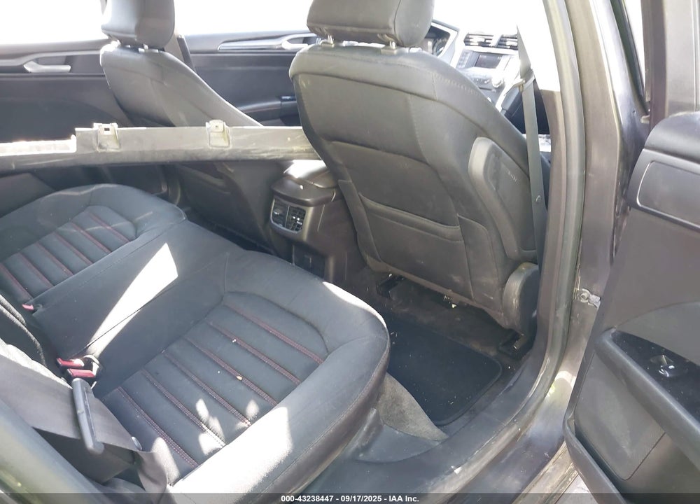 2016 FORD FUSION VIN: 3FA6P0T99GR124025