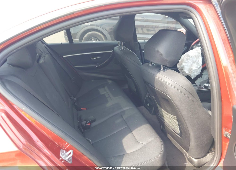 2018 BMW 3 SERIES VIN: WBA8B9G57JNU58123
