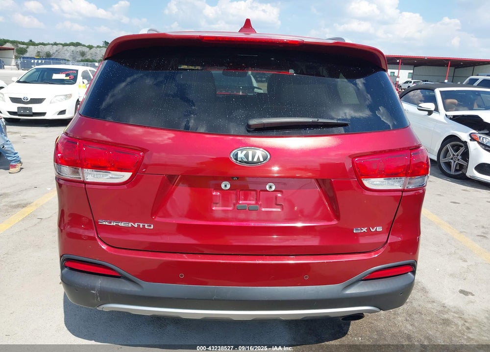 2018 KIA SORENTO VIN: 5XYPH4A53JG424017