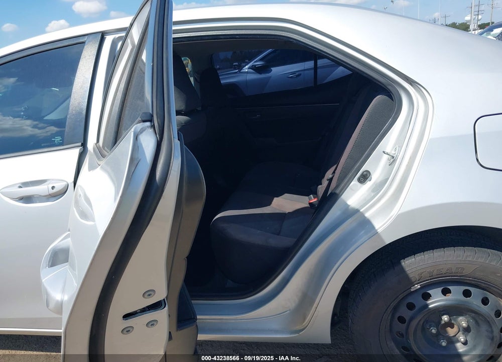 2017 TOYOTA COROLLA LE VIN: 5YFBURHE1HP687931