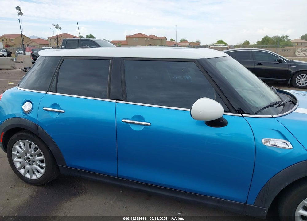 2016 MINI HARDTOP VIN: WMWXU3C58G2B66888