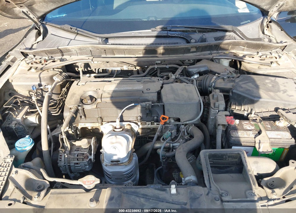 2016 HONDA ACCORD VIN: 1HGCR2F8XGA004042