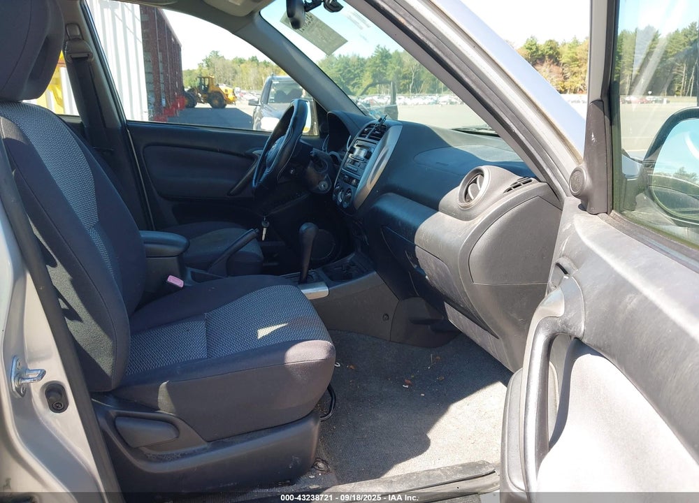 2005 TOYOTA RAV4 VIN: JTEGD20V550083874