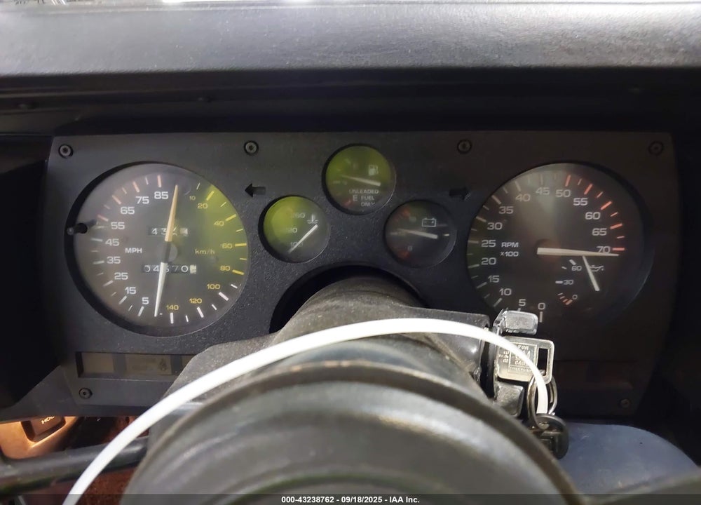 1983 CHEVROLET CAMARO VIN: 1G1AP87S4DN151866