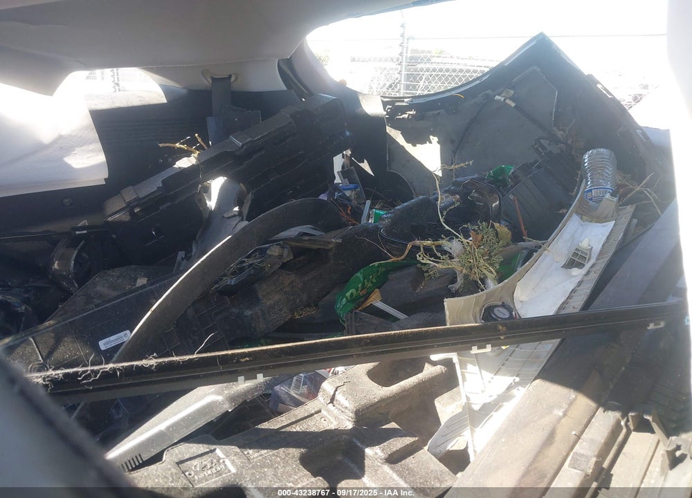 2023 KIA SORENTO VIN: 5XYRHDLF2PG252473