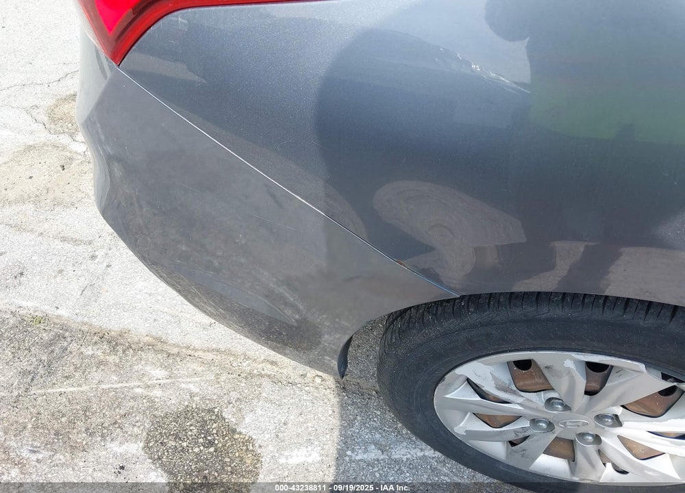 2019 HYUNDAI ACCENT VIN: 3KPC24A38KE071156