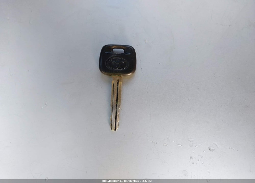 2003 TOYOTA ECHO VIN: JTDBT123630285580