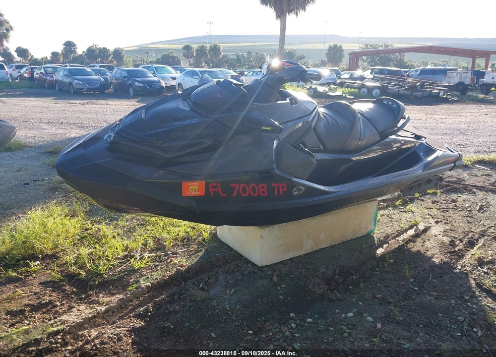 2023 SEADOO RXT-X 300 VIN: YDV43954L223
