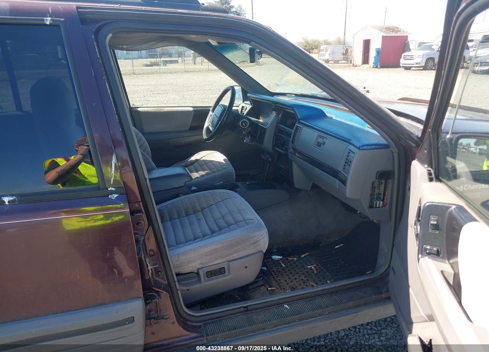 1995 JEEP GRAND CHEROKEE LAREDO VIN: 1J4GZ58S3SC741066